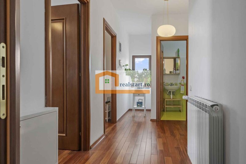 Tamasi, langa padurea Corbeanca, P+M, teren 780 mp, terasa 35 mp, mobilata & utilata