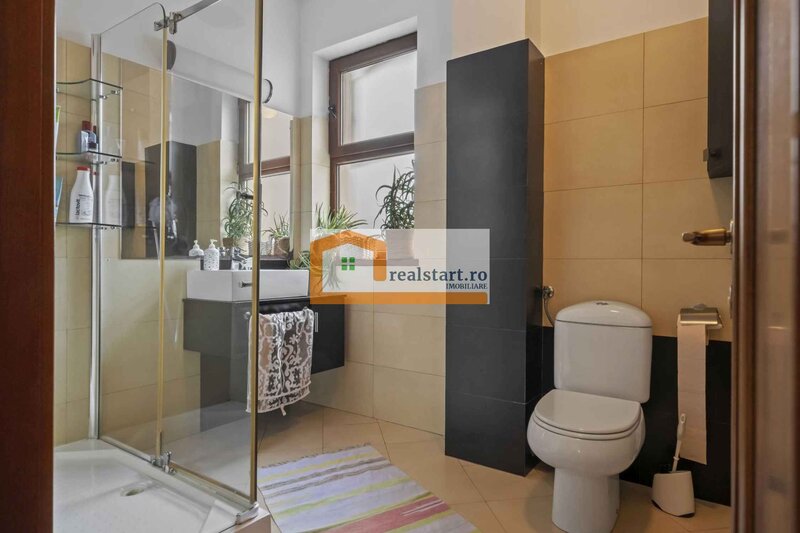 Tamasi, langa padurea Corbeanca, P+M, teren 780 mp, terasa 35 mp, mobilata & utilata