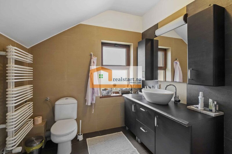 Tamasi, langa padurea Corbeanca, P+M, teren 780 mp, terasa 35 mp, mobilata & utilata