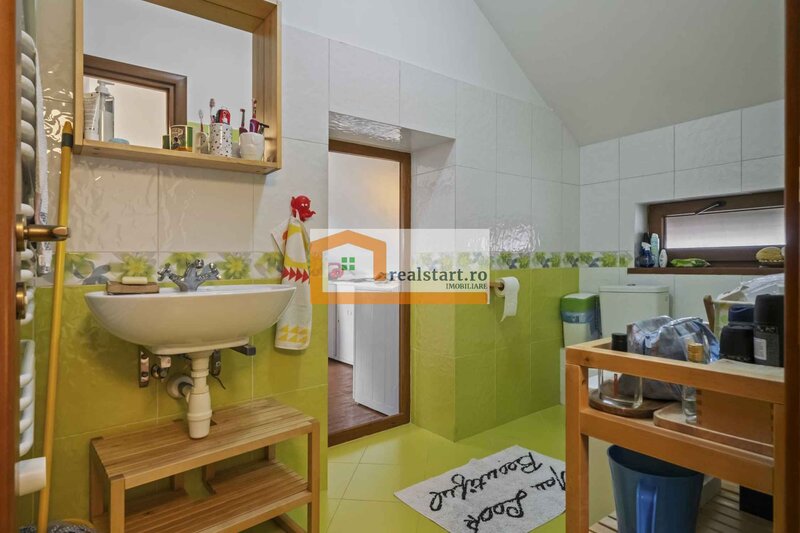 Tamasi, langa padurea Corbeanca, P+M, teren 780 mp, terasa 35 mp, mobilata & utilata