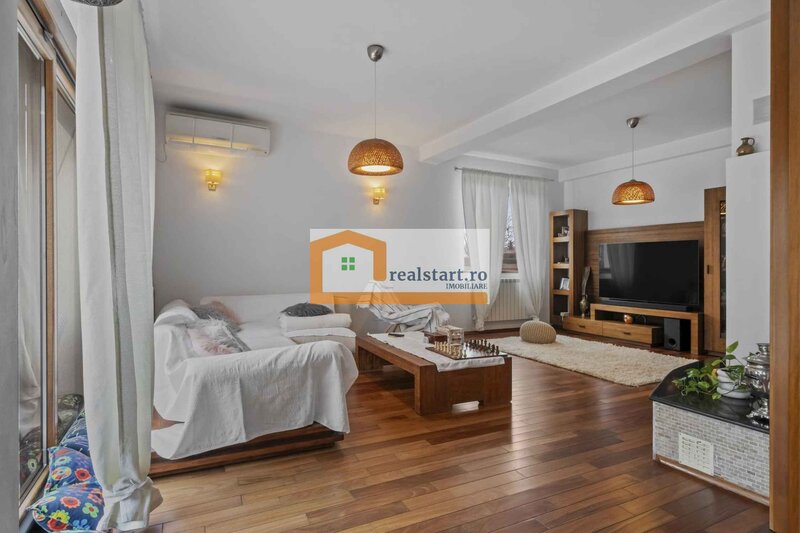 Tamasi, langa padurea Corbeanca, P+M, teren 780 mp, terasa 35 mp, mobilata & utilata