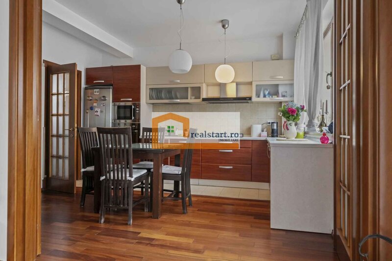 Tamasi, langa padurea Corbeanca, P+M, teren 780 mp, terasa 35 mp, mobilata & utilata